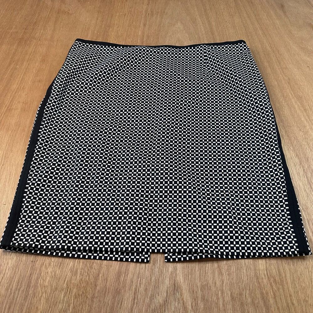 WHBM Skirt Womens 16 NWT Black White Geometric Career Stretch Lined